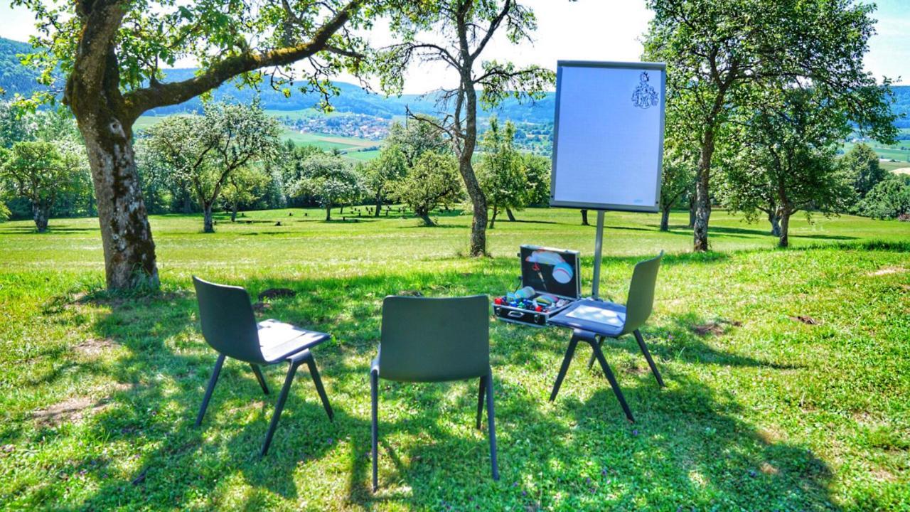 Hotel Hofgut Hohenkarpfen Hausen ob Verena Dış mekan fotoğraf