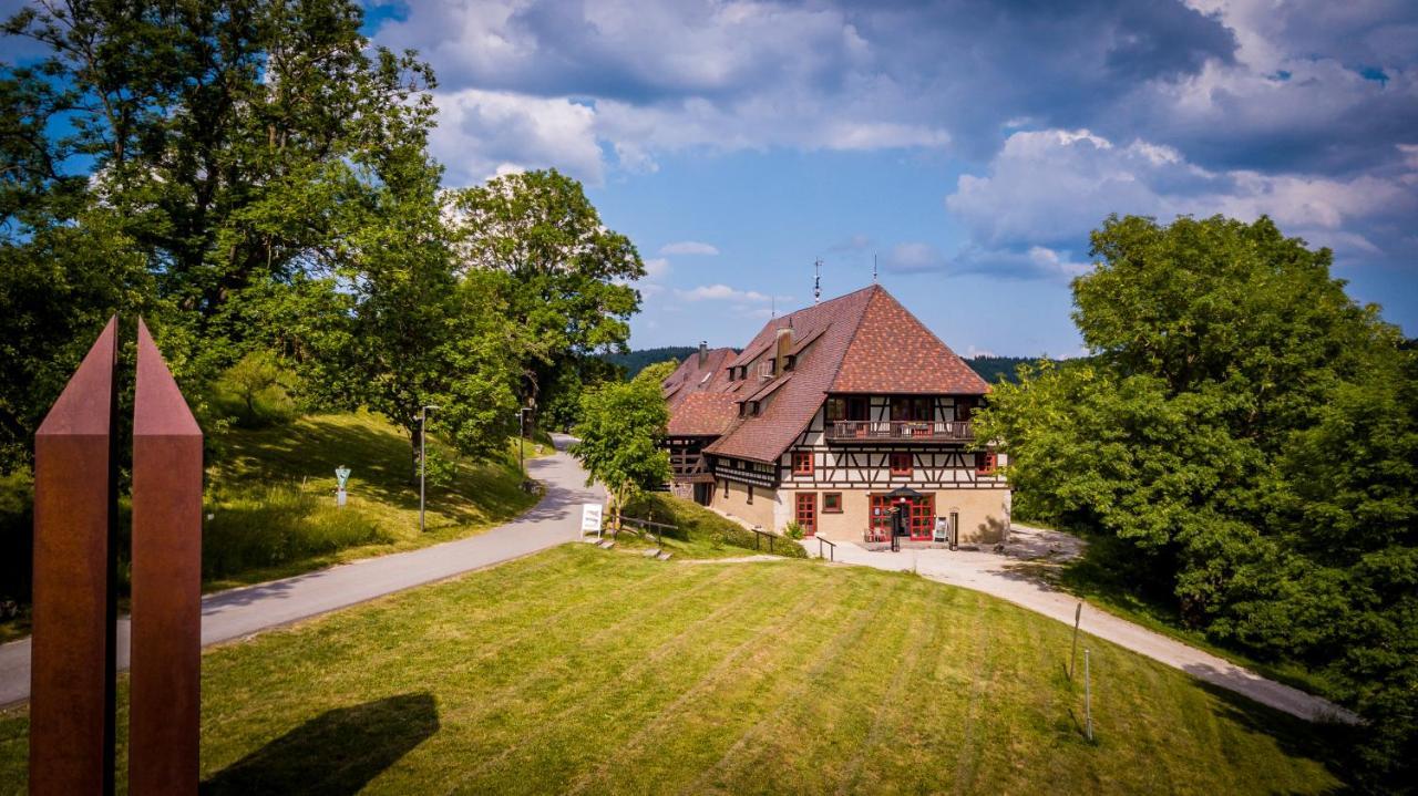 Hotel Hofgut Hohenkarpfen Hausen ob Verena Dış mekan fotoğraf